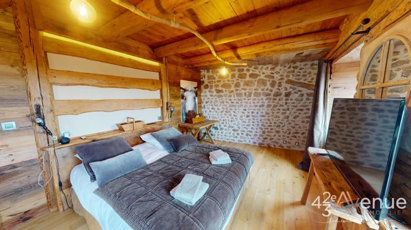 Maison - 298 m² - 9 pièces