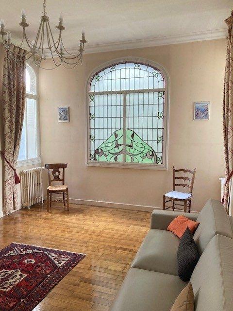 Maison - 232 m² - 4 pièces