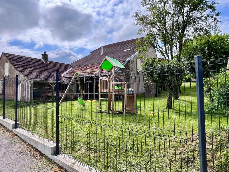 Maison - 190 m² - 8 pièces