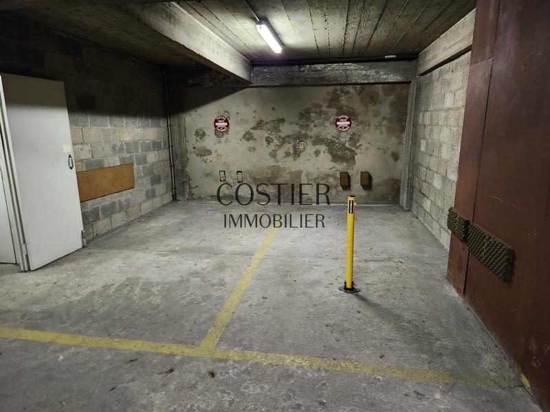 Parking / Garage - 10 m²