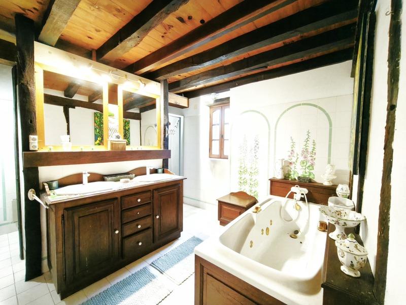 Corps de ferme - 388 m² - 9 pièces