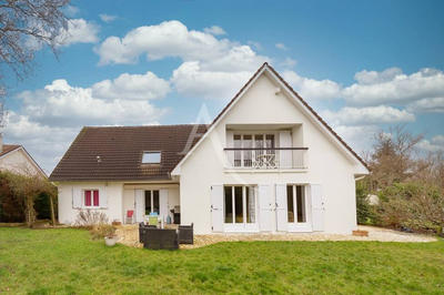 Maison - 226 m² - 9 pièces