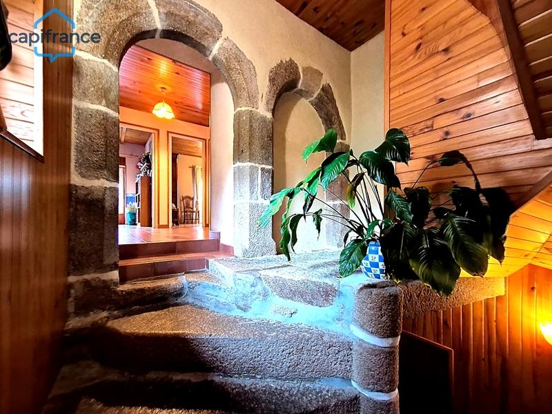 Maison en pierre - 163 m² - 8 pièces