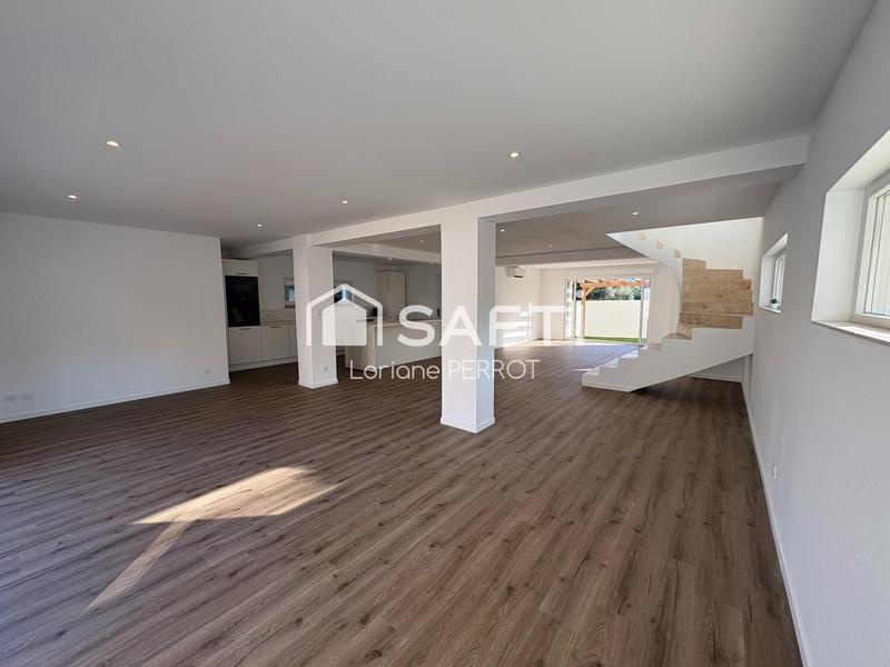 Maison - 200 m² - 5 pièces