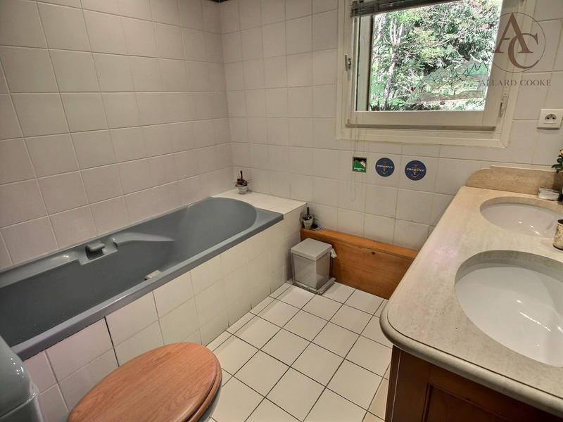 Appartement - 95 m² - 4 pièces