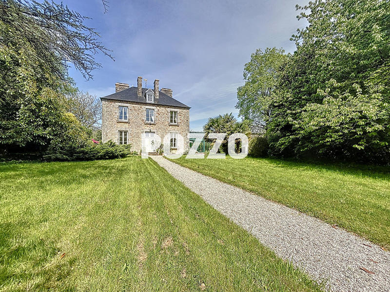 Maison - 201 m² - 10 pièces