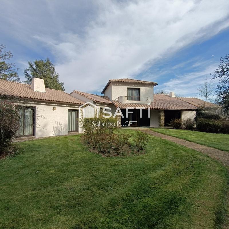 Villa - 360 m² - 12 pièces