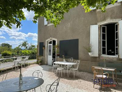 Maison - 430 m² - 14 pièces