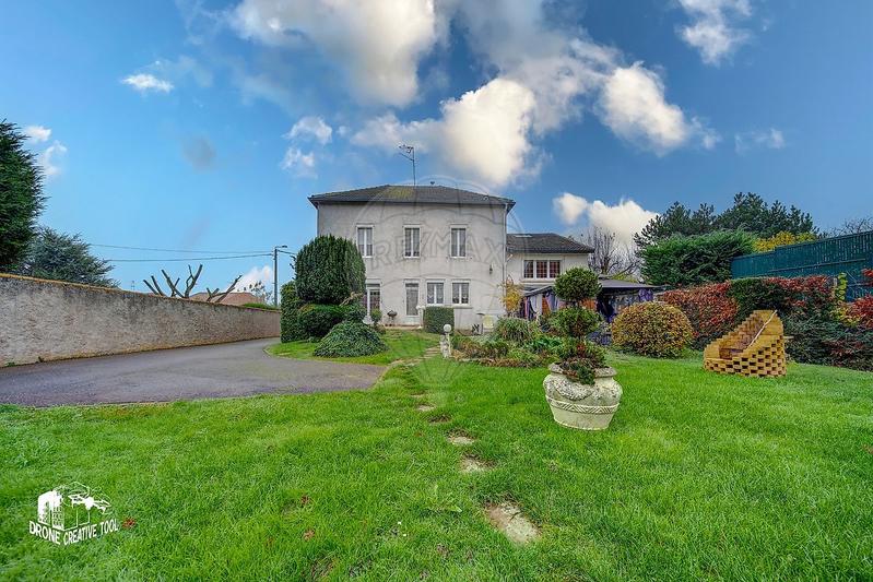 Maison - 243 m² - 7 pièces