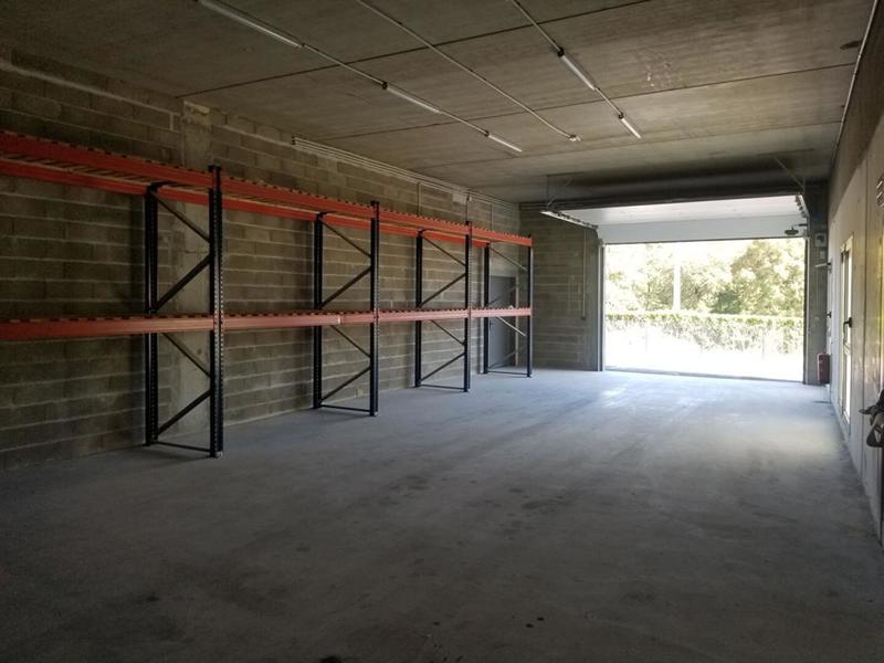 Local d'activité / Entrepôt - 110 m²