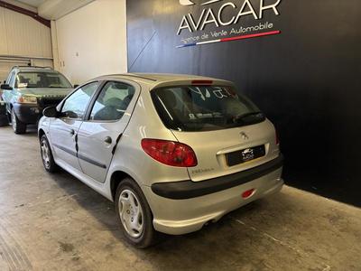 Peugeot 206 1.4 HDi 68cv - 1 ere main Distribution faite