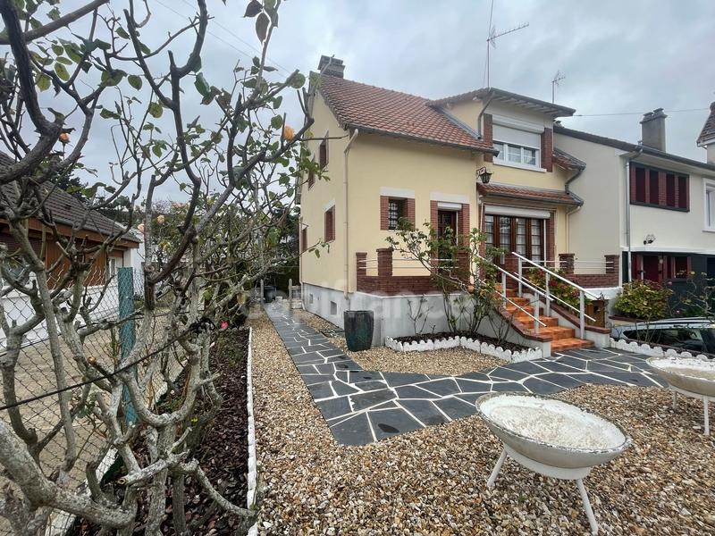 Maison - 83 m² - 4 pièces