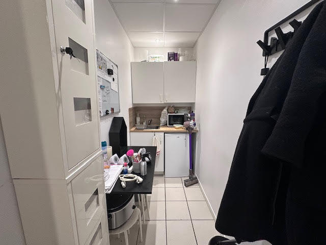 Local commercial - 107 m² - 9 pièces