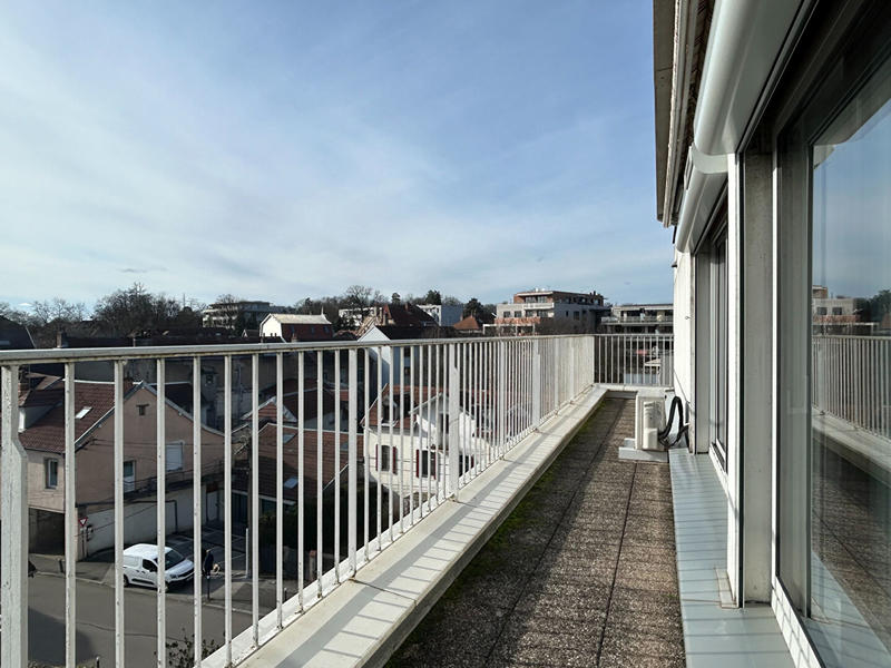 Appartement - 104 m² - 5 pièces