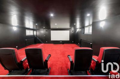 Maison - 800 m² - 18 pièces