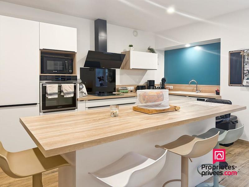 Maison - 372 m² - 13 pièces