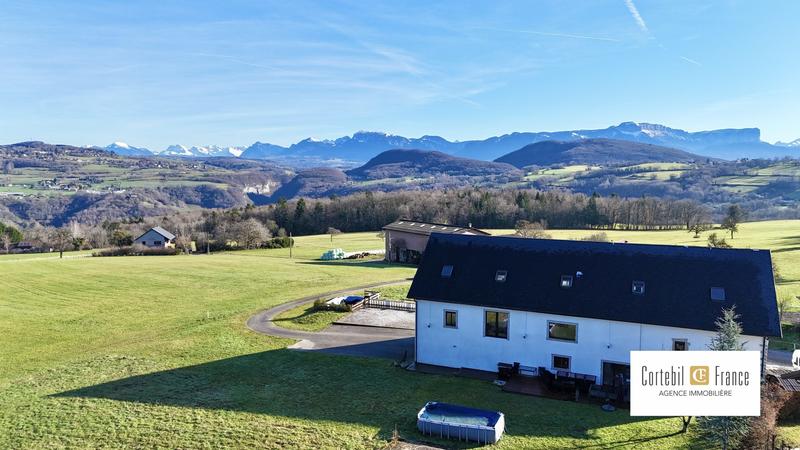 Maison - 512 m² - 11 pièces