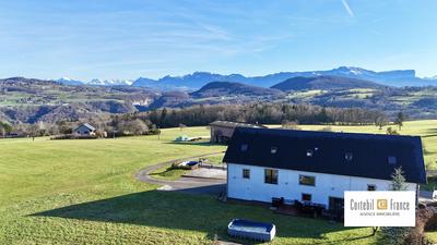 Maison - 512 m² - 11 pièces