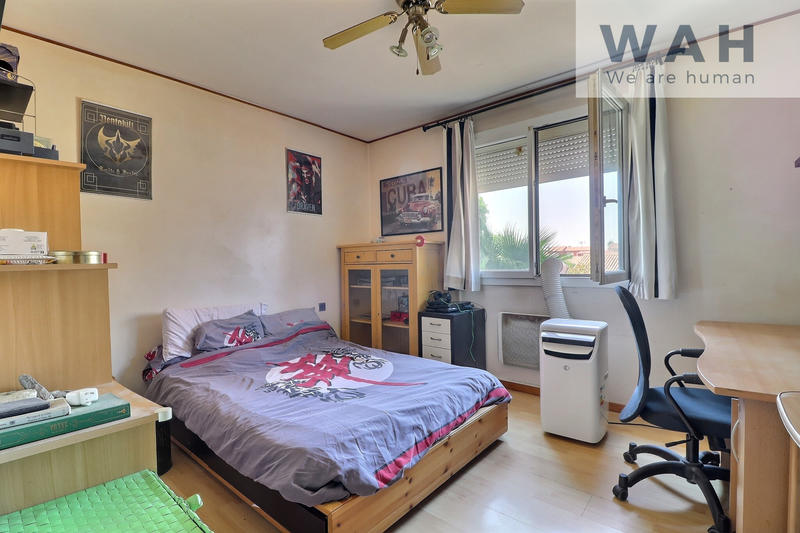 Maison - 195 m² - 8 pièces