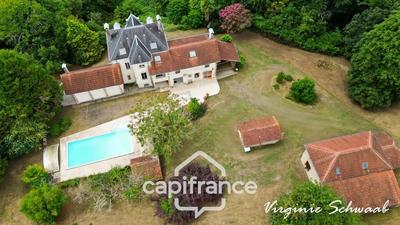 Maison bourgeoise - 282 m² - 9 pièces