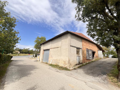 Maison - 300 m² - 5 pièces