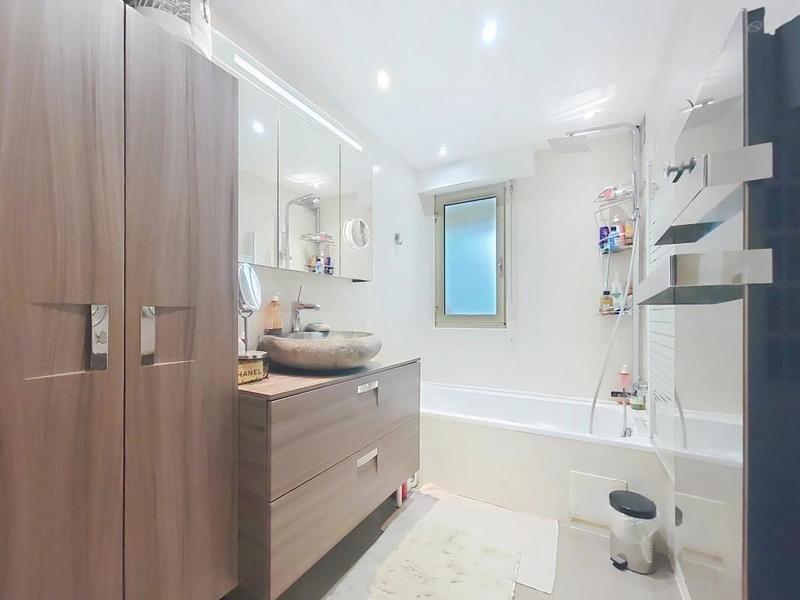 Appartement - 80 m² - 3 pièces