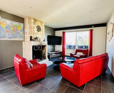 Maison - 254 m² - 10 pièces