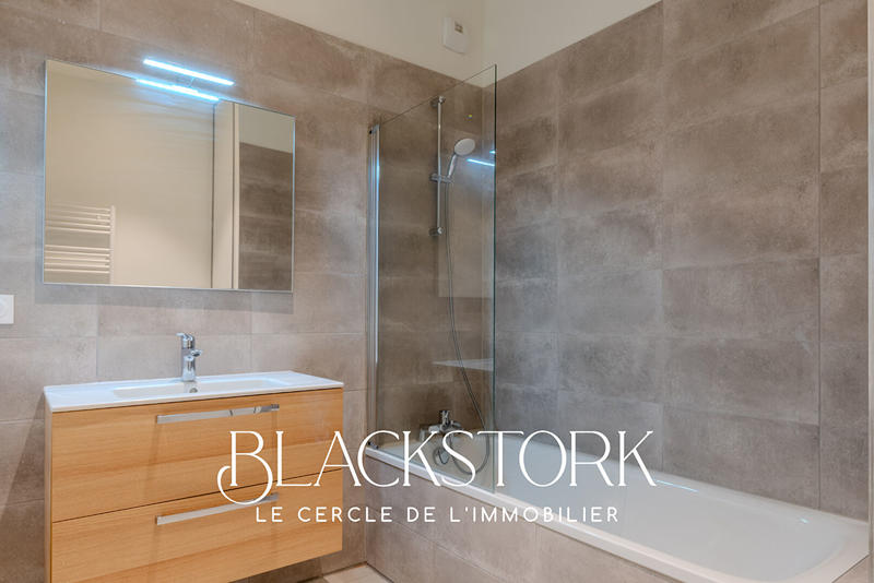 Appartement - 85 m² - 3 pièces