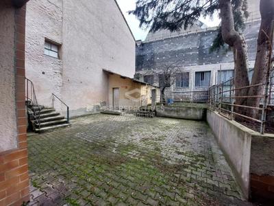 Immeuble - 210 m² - 8 pièces