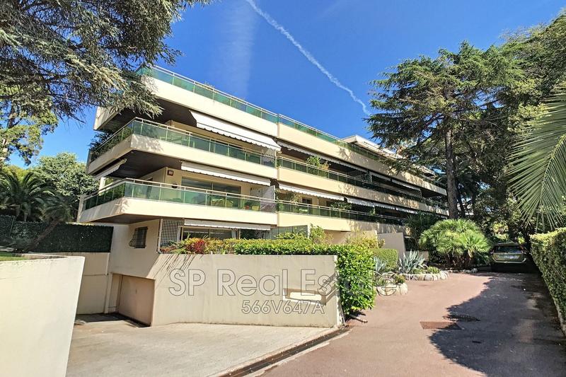 Appartement - 90 m² - 3 pièces