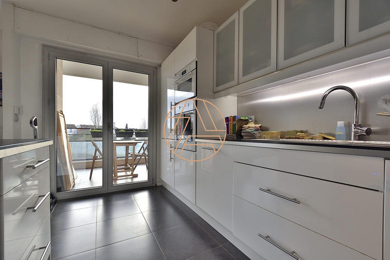 Appartement - 79 m² - 3 pièces