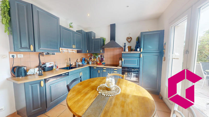 Maison - 182 m² - 8 pièces