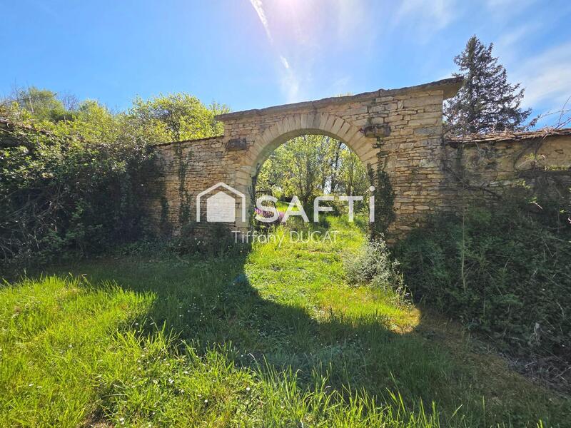 Propriété - 265 m² - 6 pièces