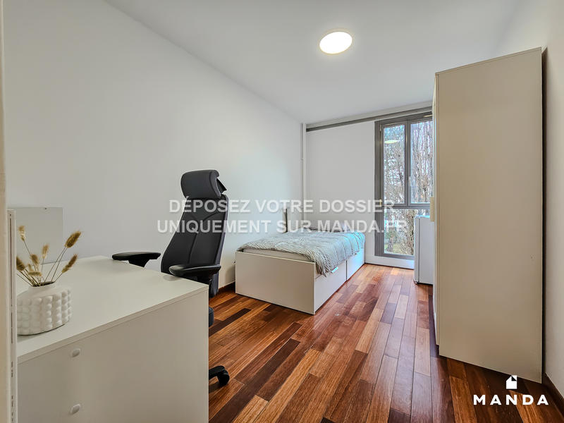 Chambre - 12 m² - 4 pièces