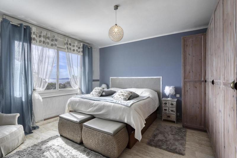 Maison - 255 m² - 8 pièces