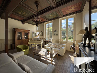 Maison - 271 m² - 10 pièces