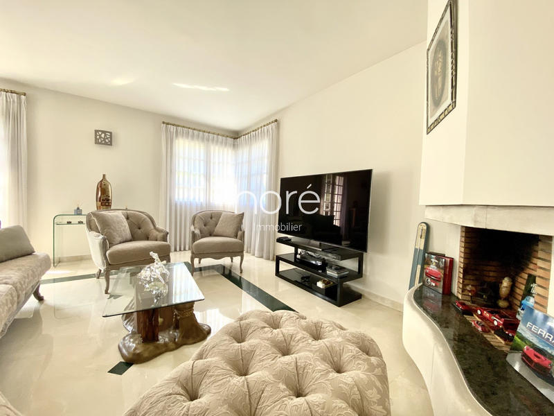 Maison traditionnelle - 179 m² - 6 pièces