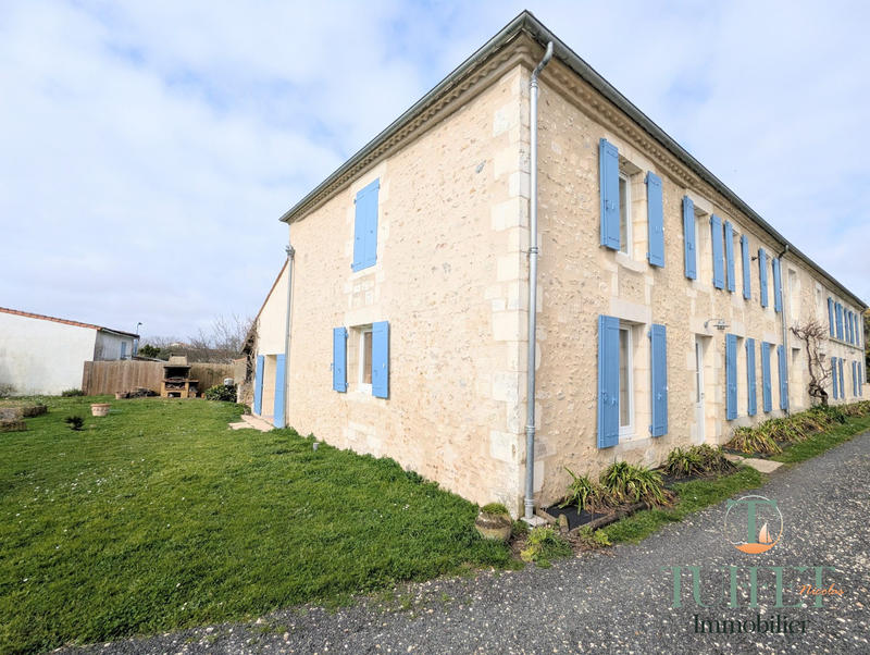 Maison ancienne - 166 m² - 8 pièces