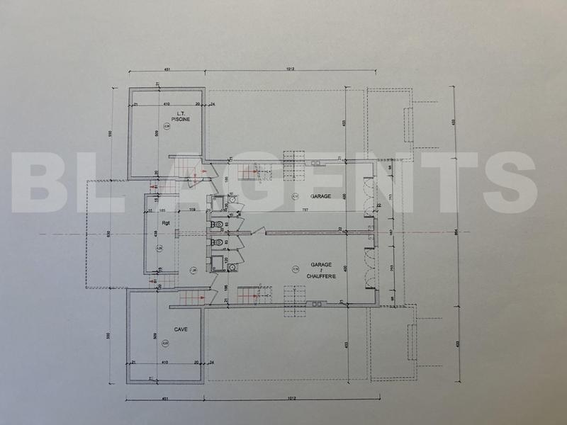 Maison traditionnelle - 226 m² - 7 pièces