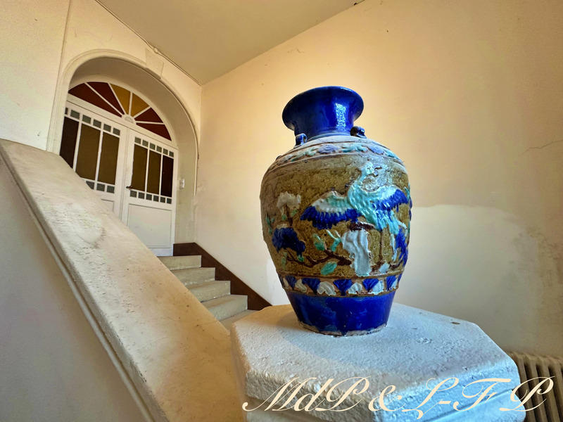 Maison - 711 m² - 11 pièces