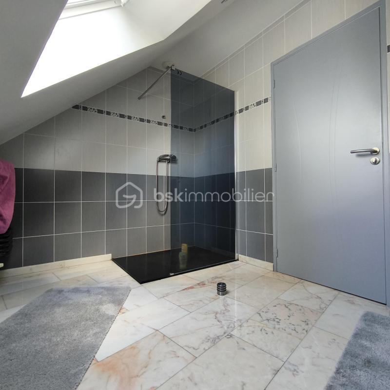 Maison - 213 m² - 7 pièces