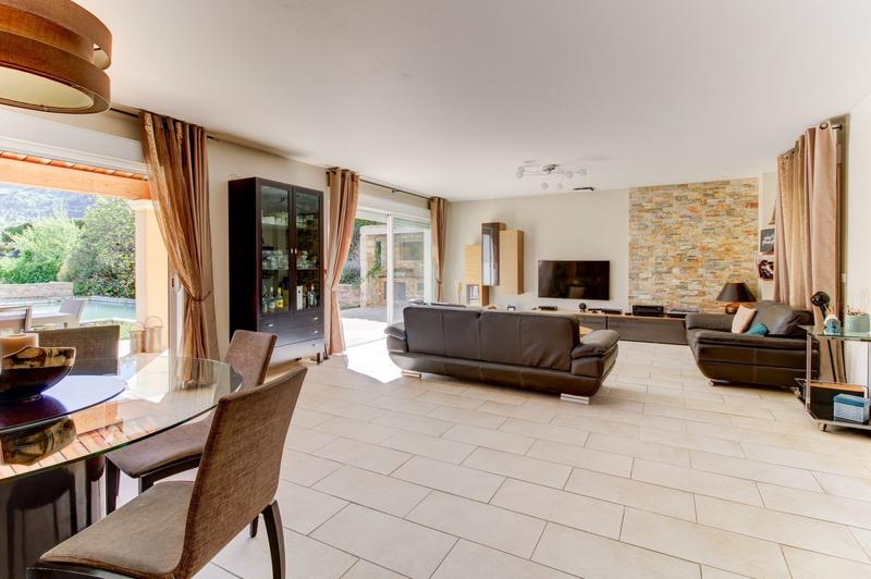 Maison - 175 m² - 6 pièces