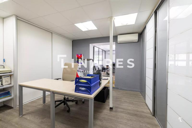 Local d'activités - 695 m² - 22 pièces