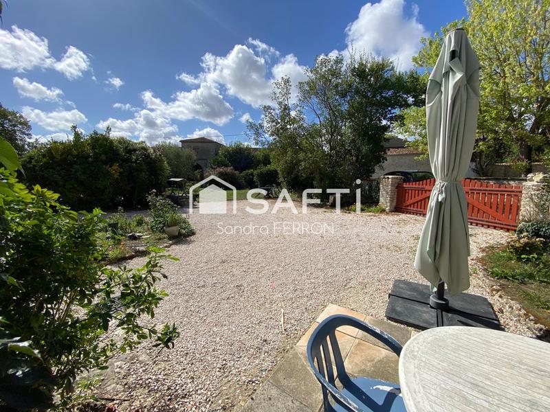 Maison - 230 m² - 9 pièces