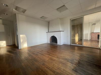 Maison traditionnelle - 280 m² - 11 pièces