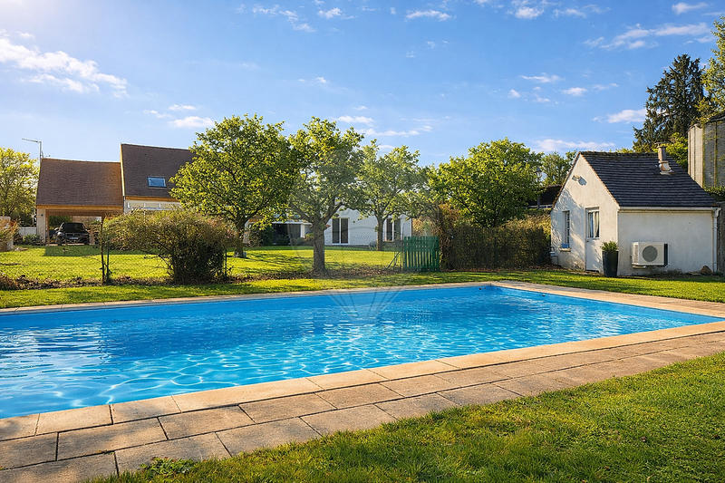 Propriété - 240 m² - 10 pièces