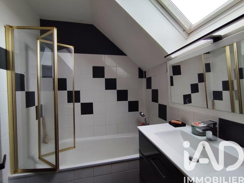 Maison - 90 m² - 5 pièces