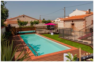 Mas - 320 m² - 17 pièces