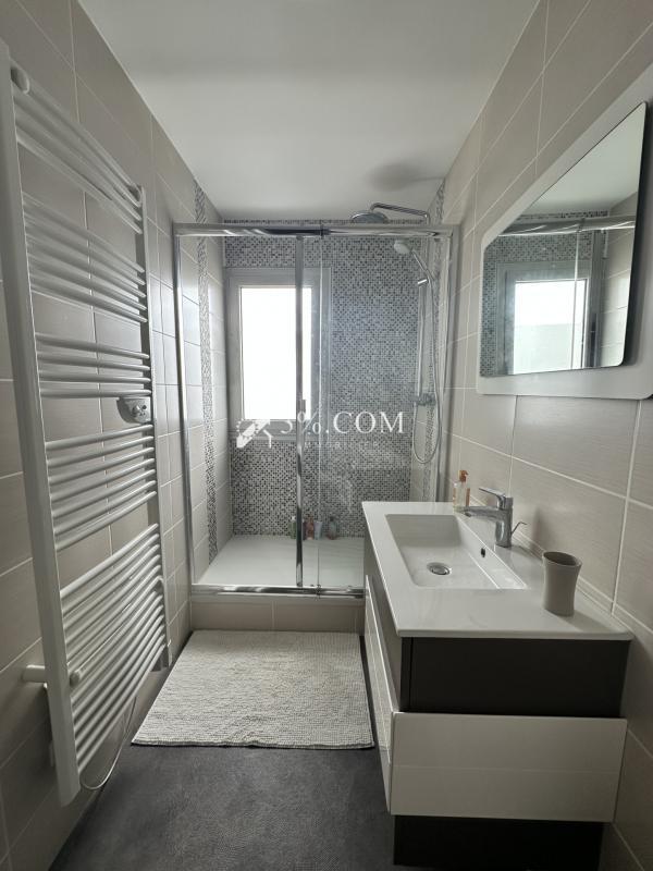 Studio - 30 m² - 1 pièce