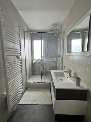 Studio - 30 m² - 1 pièce